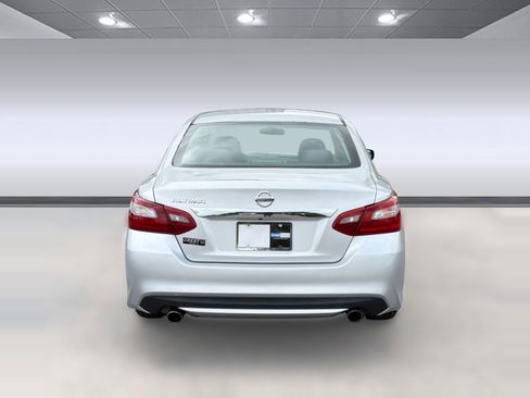 Used 2018 Nissan Altima 2.5 S w/ S Convenience Package FWD image 9