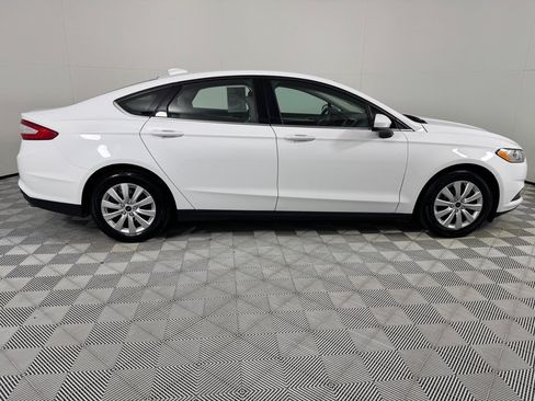 Used 2013 Ford Fusion S FWD image 4
