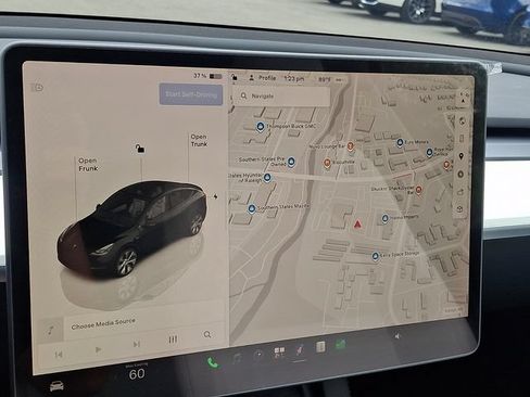 Used 2024 Tesla Model Y Long Range AWD/4WD image 17