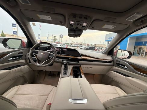 Used 2024 Cadillac Escalade ESV Premium Luxury Platinum w/ Heavy-Duty Trailer Package AWD/4WD image 5