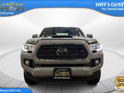 Used 2019 Toyota Tacoma TRD Sport w/ Technology Package AWD/4WD image 2