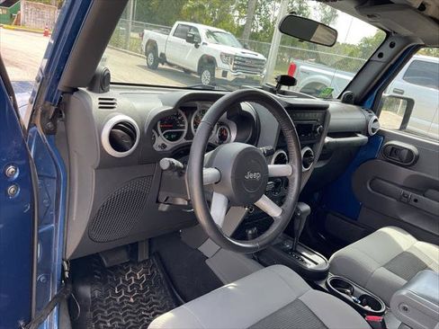 Used 2010 Jeep Wrangler Sahara w/ Dual Top Group AWD/4WD image 29