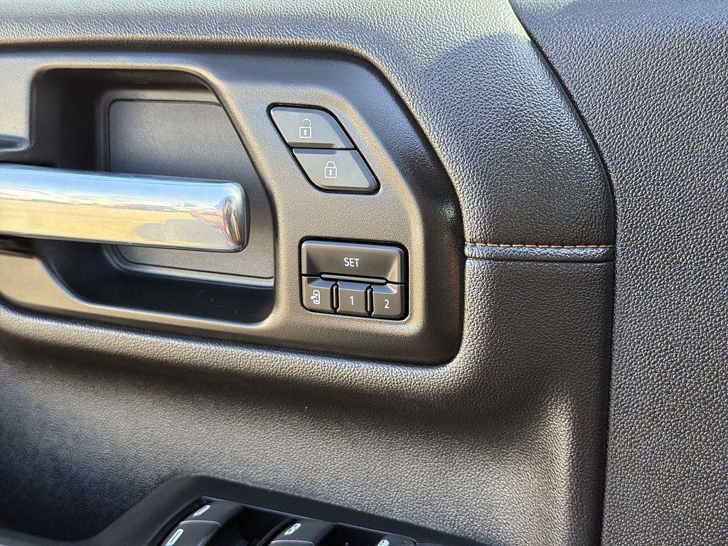 Used 2021 GMC Sierra 2500 AT4 AWD/4WD image 40