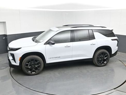 New 2026 Chevrolet Traverse RS w/ LPO, Floor Liner Package FWD image 65