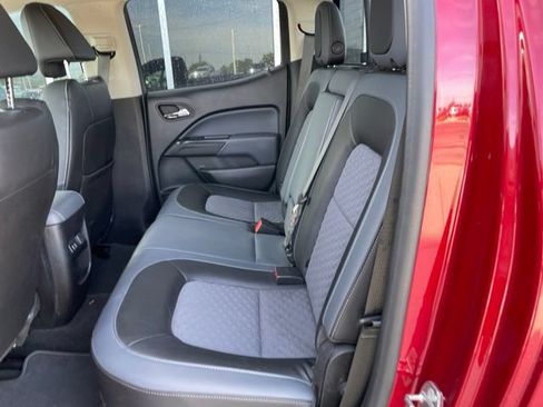 Used 2018 Chevrolet Colorado Z71 AWD/4WD image 11