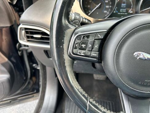 Used 2017 Jaguar F-PACE Premium image 26