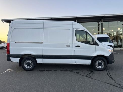 Used 2025 Mercedes-Benz Sprinter 2500 image 8