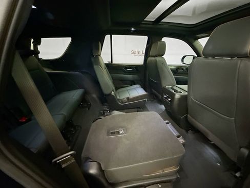 Used 2025 GMC Yukon AT4 w/ AT4 Premium Package AWD/4WD image 31