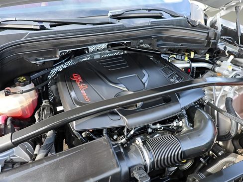 Used 2020 Alfa Romeo Stelvio Sport w/ Quick Order Package 22J Sport image 29