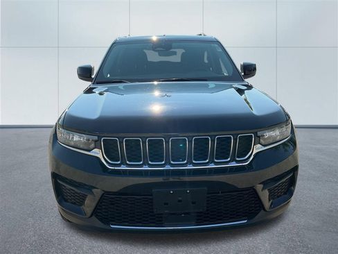Used 2023 Jeep Grand Cherokee Laredo AWD/4WD image 8