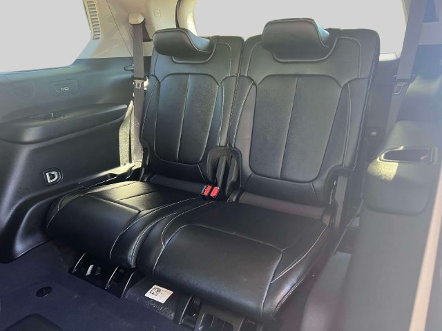 Used 2023 Jeep Grand Cherokee L Limited AWD/4WD image 19