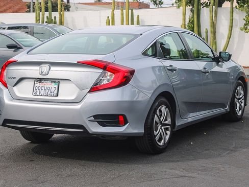 Used 2018 Honda Civic LX image 9