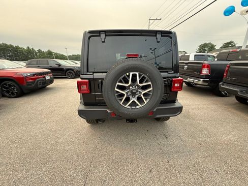New 2026 Jeep Wrangler Unlimited Sahara AWD/4WD image 4