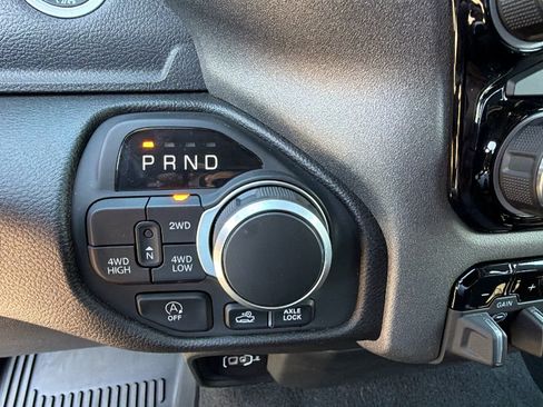 Certified 2025 RAM 1500 Warlock AWD/4WD image 33