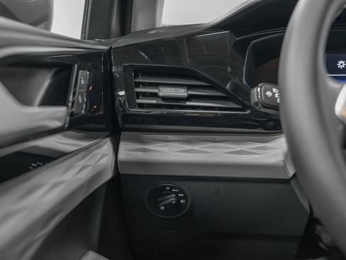 Used 2024 Volkswagen Taos S image 18