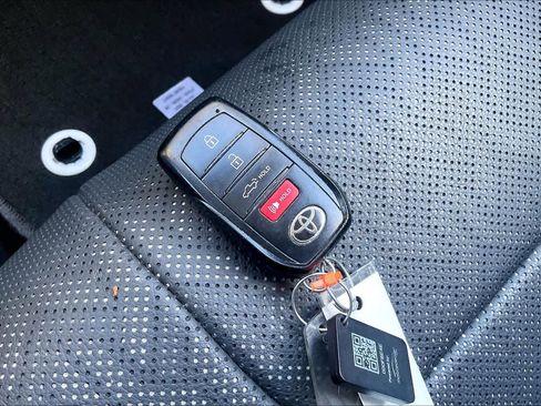 Used 2022 Toyota Tundra Limited image 14