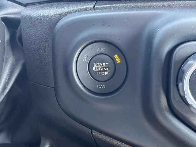 Used 2023 Jeep Gladiator Sport AWD/4WD image 32