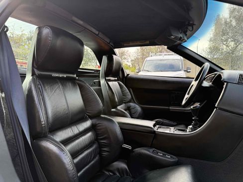 Used 1990 Chevrolet Corvette Coupe image 98
