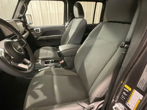 Used 2025 Jeep Wrangler Unlimited Sahara w/ Safety Group image 10
