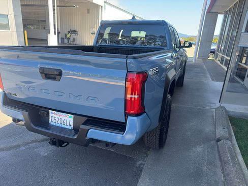 Used 2026 Toyota Tacoma TRD Off-Road AWD/4WD image 12