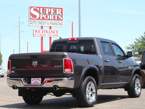 Used 2017 RAM 1500 Laramie w/ Convenience Group AWD/4WD image 4