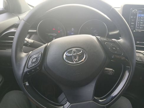 Used 2018 Toyota C-HR XLE FWD image 9