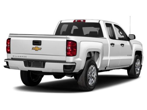 Used 2018 Chevrolet Silverado 1500 Custom w/ Custom Value Package RWD image 5