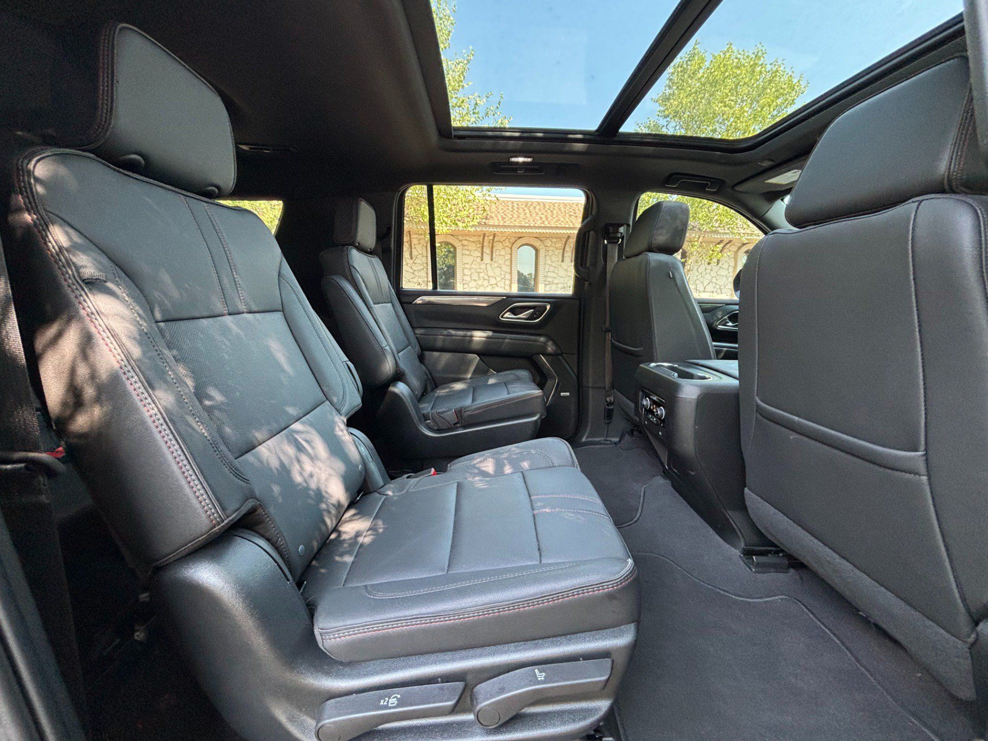 Used 2023 Chevrolet Suburban RST w/ Sport Performance Package AWD/4WD image 26