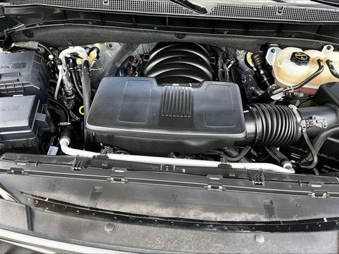 Used 2025 Chevrolet Tahoe LT RWD image 11