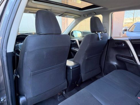 Used 2018 Toyota RAV4 XLE FWD image 14