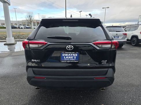 Used 2021 Toyota RAV4 XLE image 6