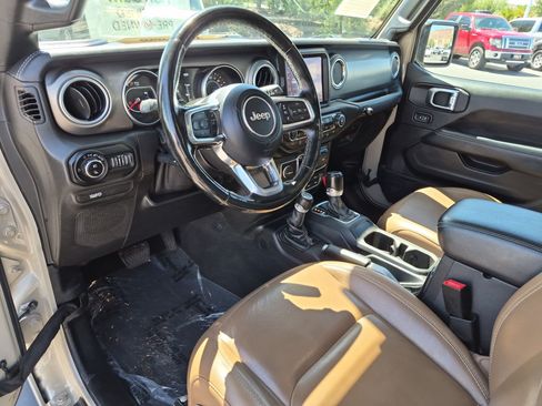 Used 2020 Jeep Gladiator Rubicon AWD/4WD image 14
