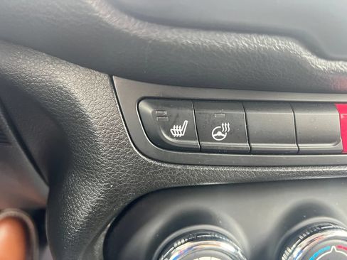 Used 2016 Jeep Renegade 75th Anniversary AWD/4WD image 25