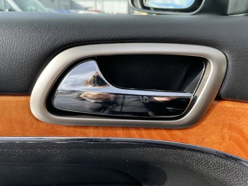 Used 2013 Jeep Grand Cherokee Overland image 36