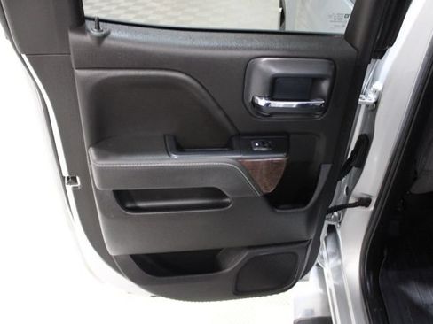 Used 2018 GMC Sierra 1500 SLE w/ SLE Value Package AWD/4WD image 17
