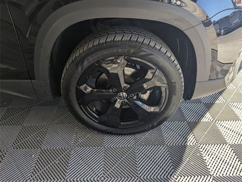 Certified 2025 Volkswagen Taos SEL image 19