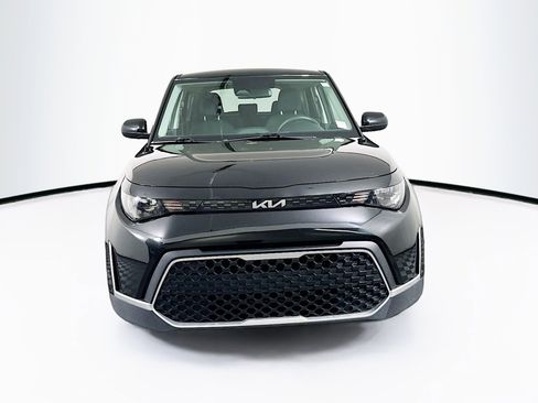 Used 2025 Kia Soul LX w/ LX Technology Package image 2