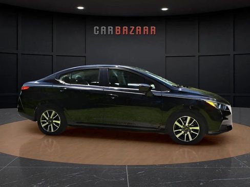 Used 2020 Nissan Versa SV image 5