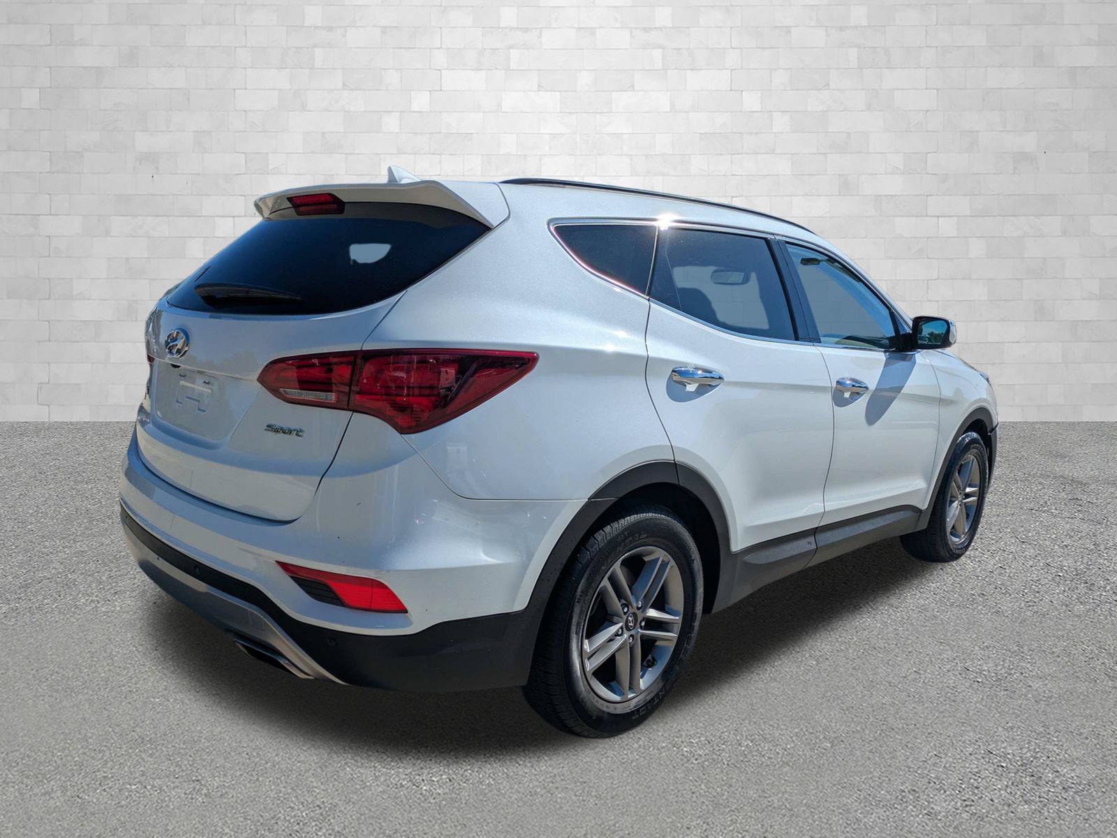 Used 2017 Hyundai Santa Fe Sport w/ 2.4L Tech Package 04 FWD image 2