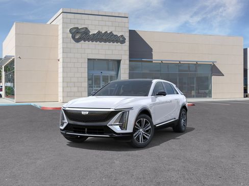 New 2026 Cadillac Lyriq Premium Luxury w/ LPO, Premium Carpet Package RWD image 8