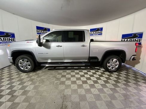Used 2020 Chevrolet Silverado 2500 LTZ w/ LTZ Premium Package AWD/4WD image 13