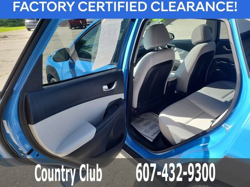 Certified 2022 Hyundai Kona SEL w/ Convenience Package AWD/4WD image 22