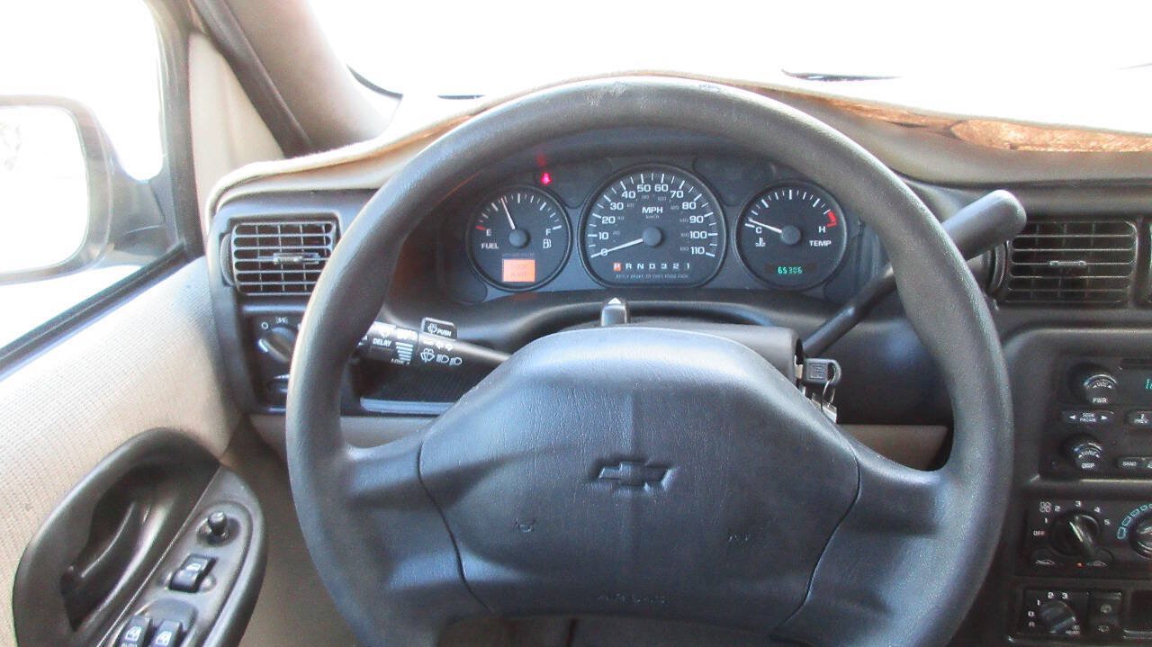 Used 2002 Chevrolet Venture Plus FWD image 29