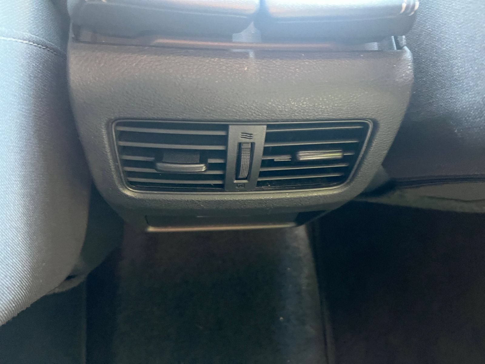 Used 2025 Nissan Rogue SV AWD/4WD image 21