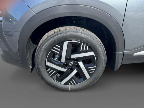 New 2026 Nissan Kicks SV w/ SV Premium Package image 9