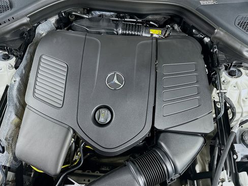 Used 2024 Mercedes-Benz GLC 300 image 33