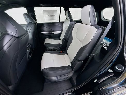 New 2026 Lexus TX 500h AWD image 17