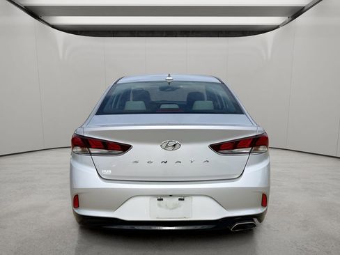Used 2019 Hyundai Sonata SEL w/ Tech Package 02 FWD image 4