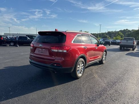 Used 2017 Kia Sorento AWD w/ LX Convenience Package image 3