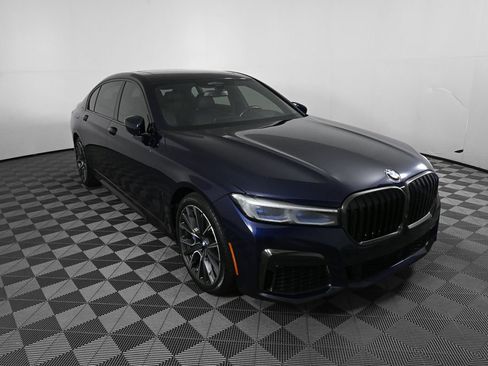 Used 2020 BMW 750i xDrive w/ Executive Package AWD/4WD image 22